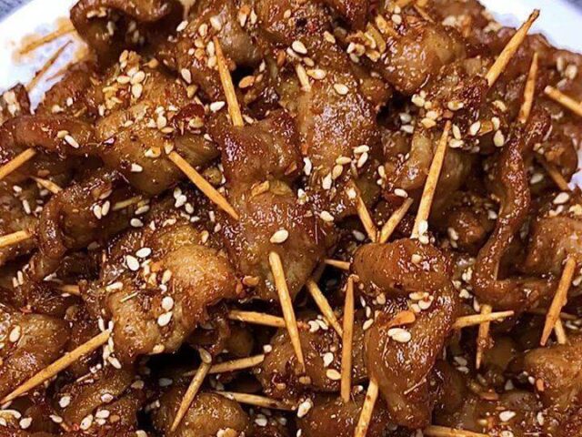 Мясо на шпажках