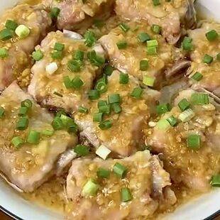Чесночные рёбрышки на пару