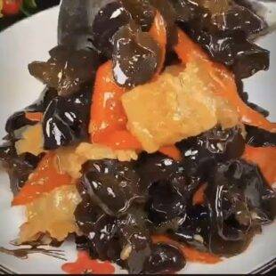 Древесные грибы с мясом