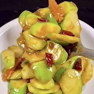 Кабачки жареные под соусом