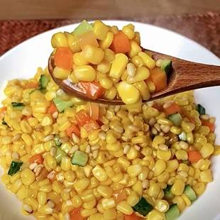 Салат из кукурузы с кедровыми орешками