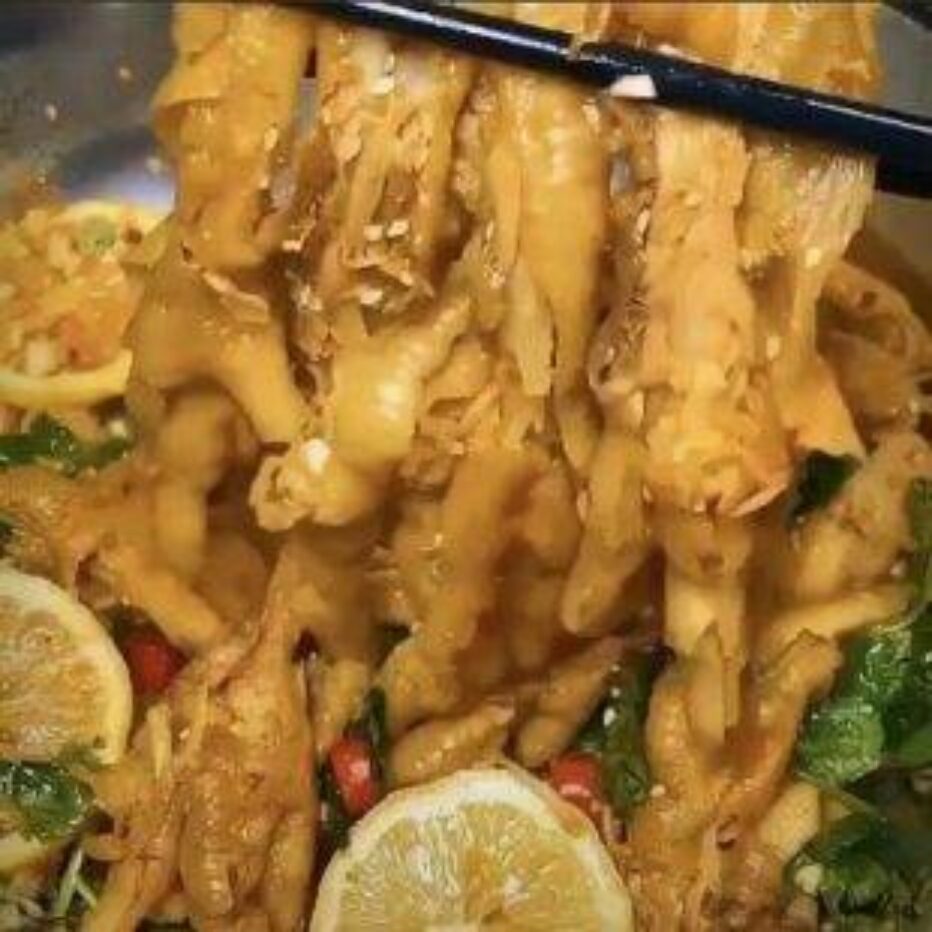 Куриные лапки с лимоном