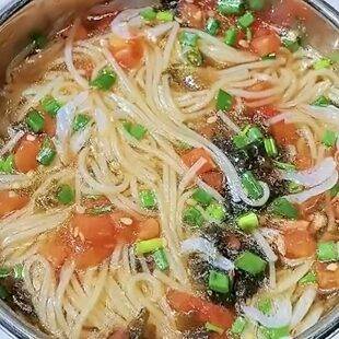 Китайская лапша с бульоном