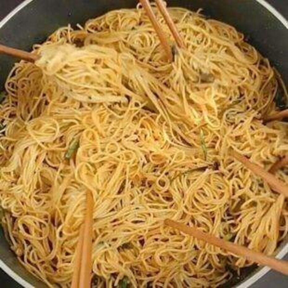 Лапша жареная с чилимсами