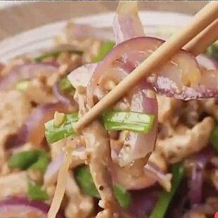 Свинина соломкой жареная с луком