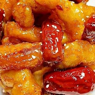 Мясо с красными финиками
