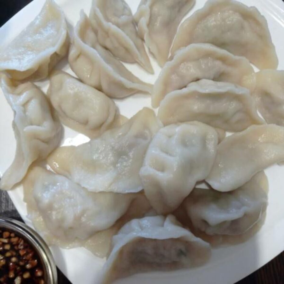 Пельмени с яйцом и черемшой