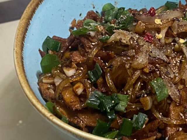 Крахмальная лапша с луково-чесночным ароматом