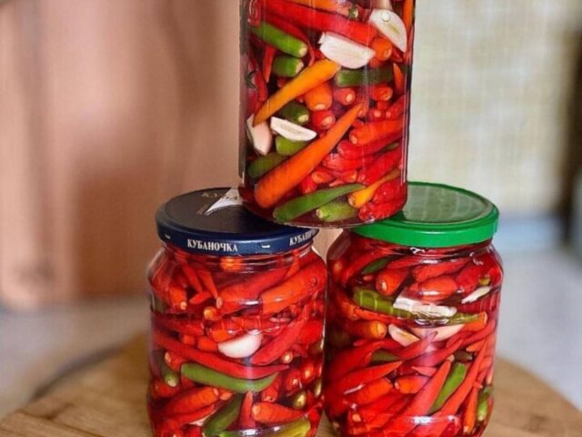 Маринованный острый перчик